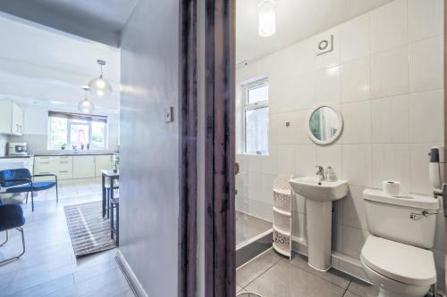 Stunning, large 1 bed riverside flat, Londýn (fotografie 7)