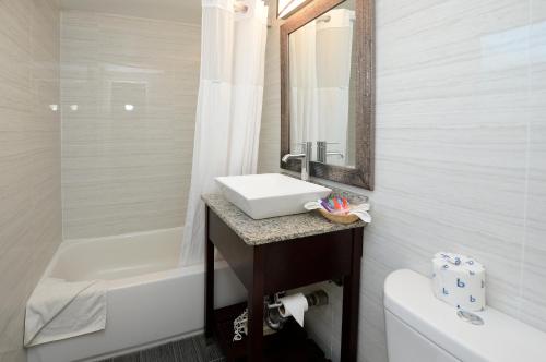 Americas Best Value Inn at Central Valley - image 12