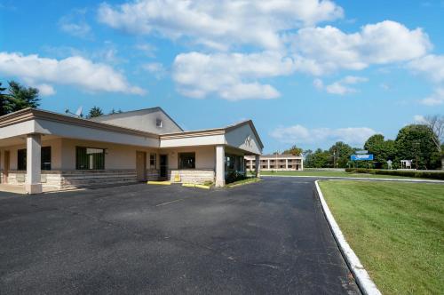 Americas Best Value Inn at Central Valley - image 10