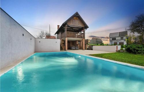 Nice Home In Klostar Ivanic With Outdoor Swimming Pool And 2 Bedrooms