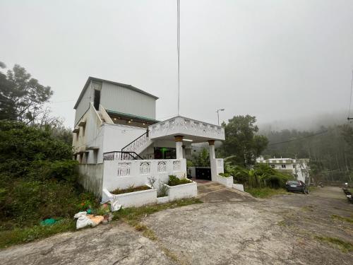 Hummingbirds Inn Yercaud