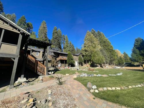 Sierra Woods Lodge in Soda Springs