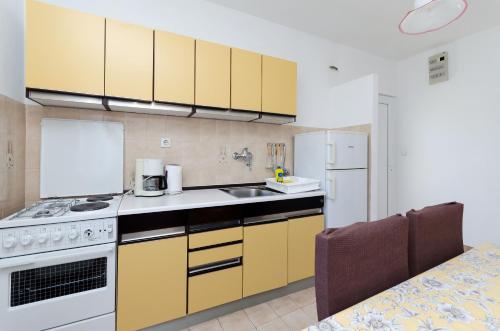 Two-Bedroom Apartment with Terrace image 10