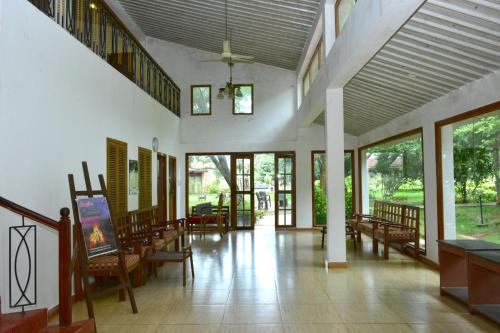 Restaurace, Zeenath Taj Gardens in Yelagiri