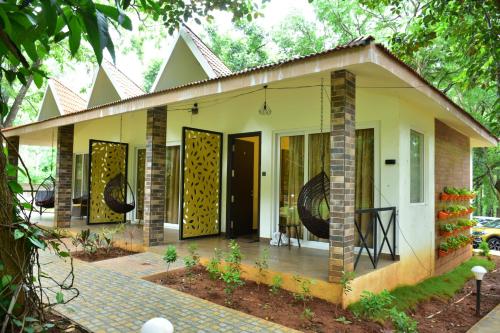 Zeenath Taj Gardens in Yelagiri