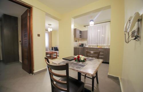virtuve, Lantern Serviced Apartments in Maralala
