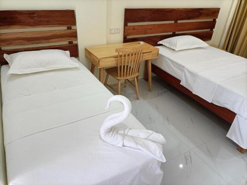 Speed 8 Inn Moalboal Room Type - Deluxe Twin Room
