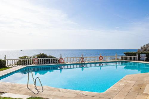 Holidays2Mijas Costa Lubina del Sol Frontline beach, pool, terrace, seaview & parking