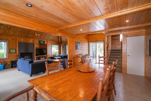 Hosts on the Coast Estuary Views Tairua in Tairua