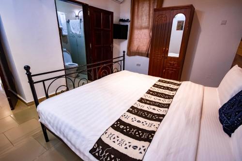 Two-Bedroom Suite image 6
