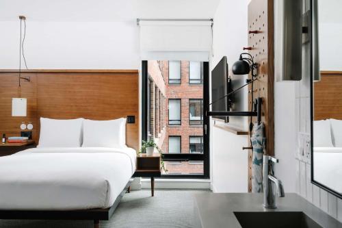 404667855 Arlo SoHo