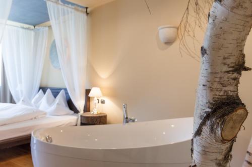 Romantik Hotel Santer - image 10