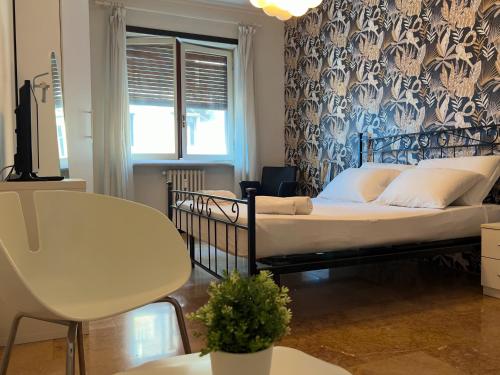 Double Room image 10