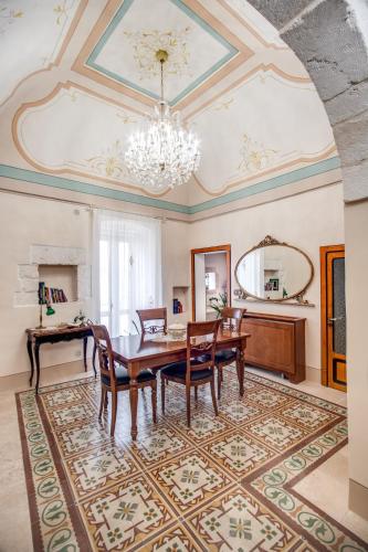 Palazzo Stunis - Dimora di Charme in Остуни