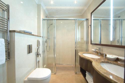 Family Apartment with Air Conditioning image 7