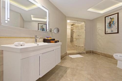 Room, deluxe, family, large, 4 beds