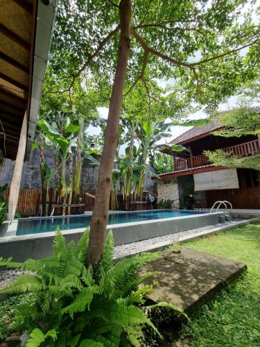 Vila Raja Banana Leaf Mlati