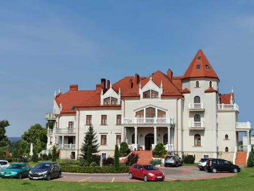 . Pałac Koronny Noclegi & Wypoczynek