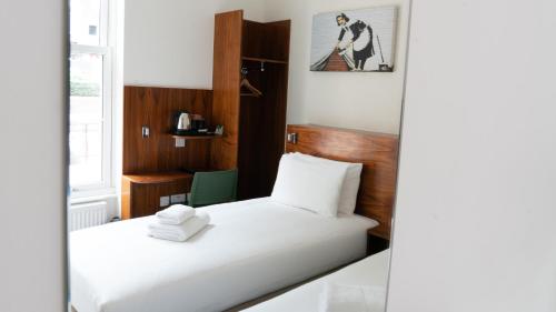 Chelsea Guest House - image 3