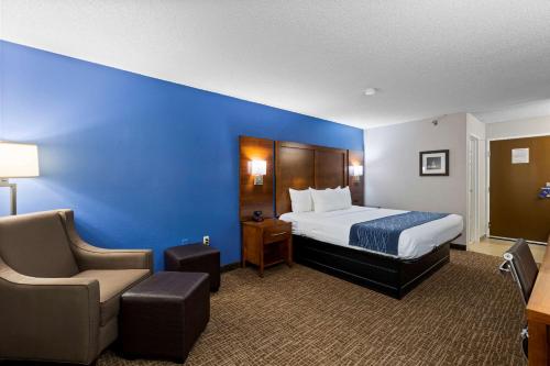 Comfort Inn & Suites St. Louis-Hazelwood