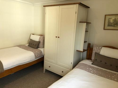 Lansdown Slope Townhouse - Elegant 4 Bedrooms near Assembly Rooms - image 2