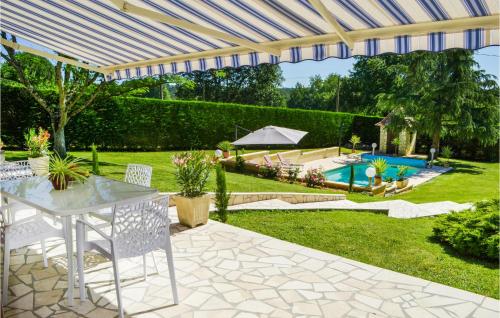 Gorgeous Home In Bassillac-et-auberoche With Outdoor Swimming Pool