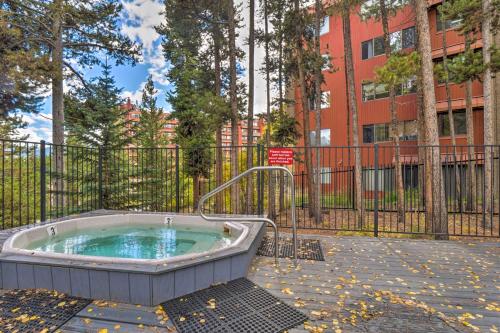 Updated Breck Condo with Mtn Views Walk to Ski Lift - image 10
