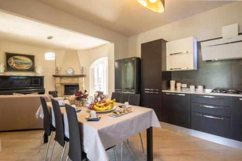 مطبخ, Casa Romano by VacaVilla in Le Fosse