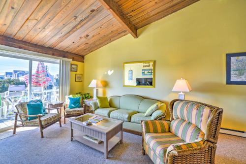 Coastal Atlantic Beach Duplex Less Than 1 Mi to Boardwalk! - image 9