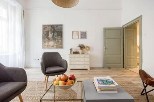 Atelier Apartment - image 9