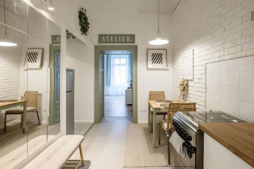 Atelier Apartment - image 3