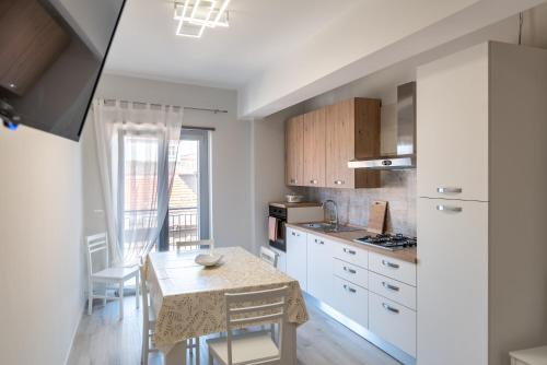 Appartamento Moderno in Centro Città - Apartment - SantʼAgata di Militello