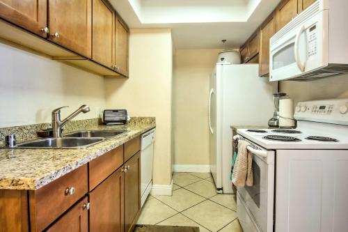 Pet-Friendly Las Vegas Condo 1 Mi to the Strip!, Las Vegas (photo 10)