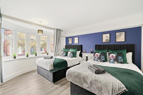 Stylish 4 Bed House in Nottingham - sleeps 15 in 新貝斯福德