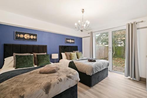 Stylish 4 Bed House in Nottingham - sleeps 15 in 新貝斯福德