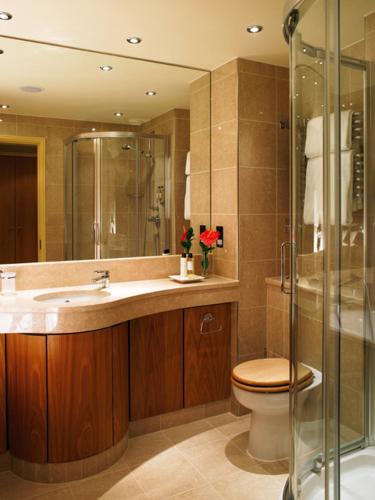 Baño, Donnington Valley Hotel and Spa in Newbury