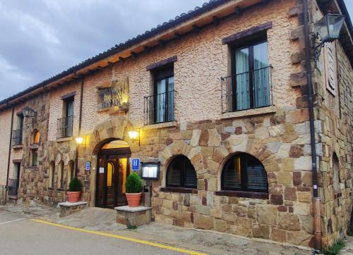 . Hotel Leonor Mirón