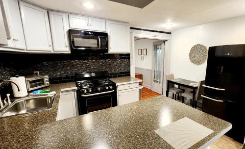 RED DOOR HOUSE in Lakeland