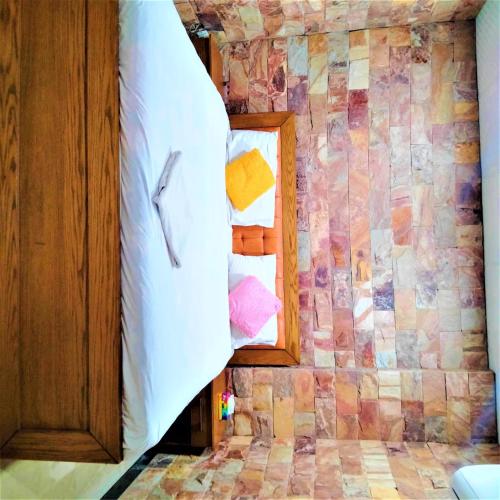 1 twin bed
