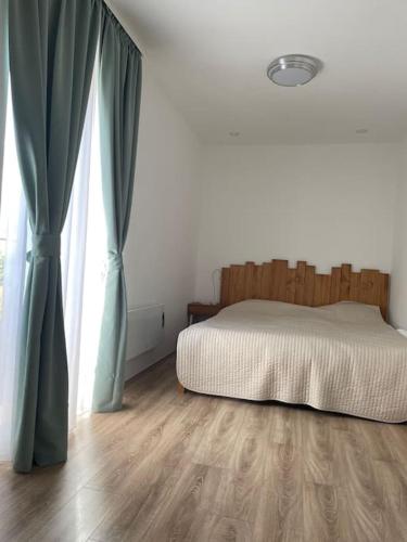 Buda Castle Toldy Apartment - image 11