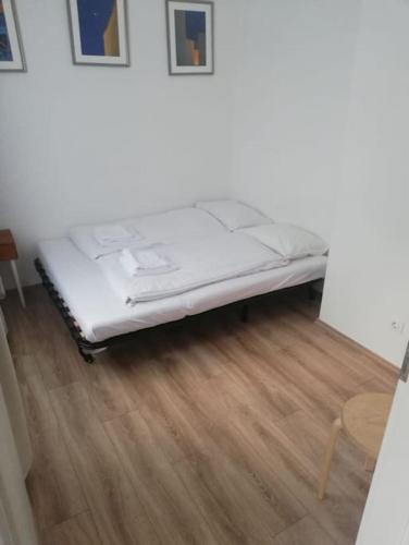 Buda Castle Toldy Apartment - image 14