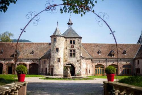 Le patio du Château de Thanvillé gîte à louer Neubois