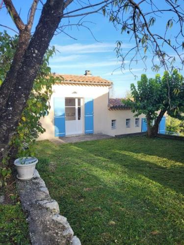 . Nid douillet - LES FARGETTES - superbe vue - charmante petite maison avec jardin - 2 pièces à Privas