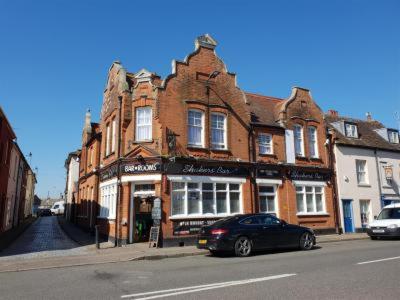 Shakers Inn - Accommodation - Harwich