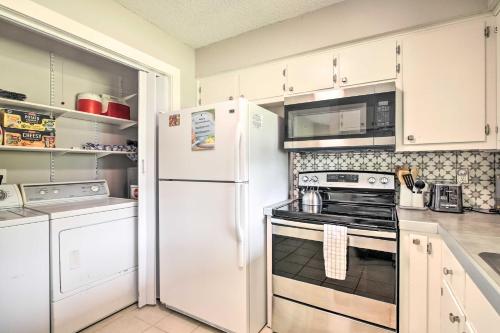 Bright Jonestown Retreat w/ Yard & Porch! in Jonestown