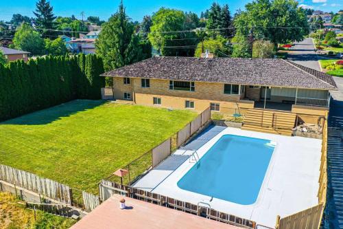 Family-Friendly Yakima Escape with Yard and Pool!