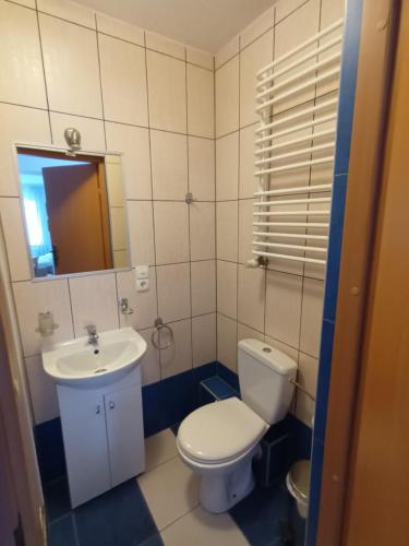 3 twin beds