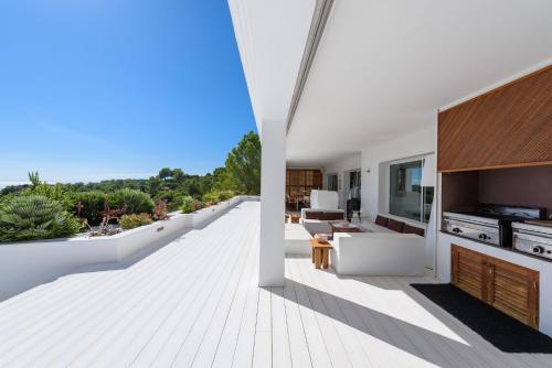 Exquisite Ibiza Home I Jaw Dropping Sea Views I Casa Blanca Jondal I 4 Bedrooms I Gym I Outdoor Kitc