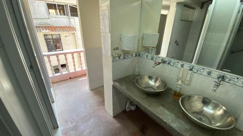 Double Room with Shared Bathroom image 1