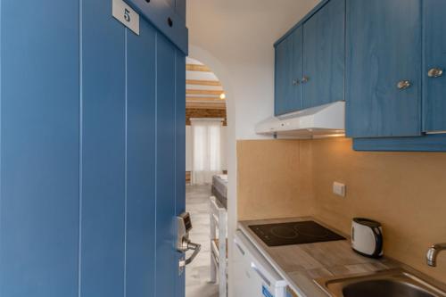 Kitchen, Agios Prokopios Hotel in Naxos Island